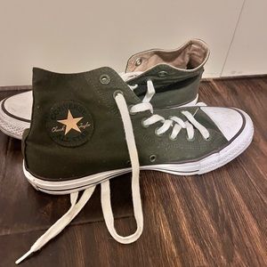 Barely worn converse shoes